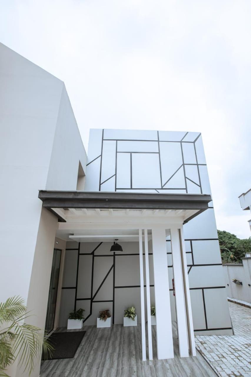 Knightsbridge Hotel & Suites Abuja Ngoại thất bức ảnh